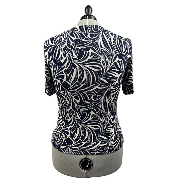 Women’s Chico’s Travelers Size 2XL Navy & White Patterned Short Sleeve Shirt - Picture 4 of 5